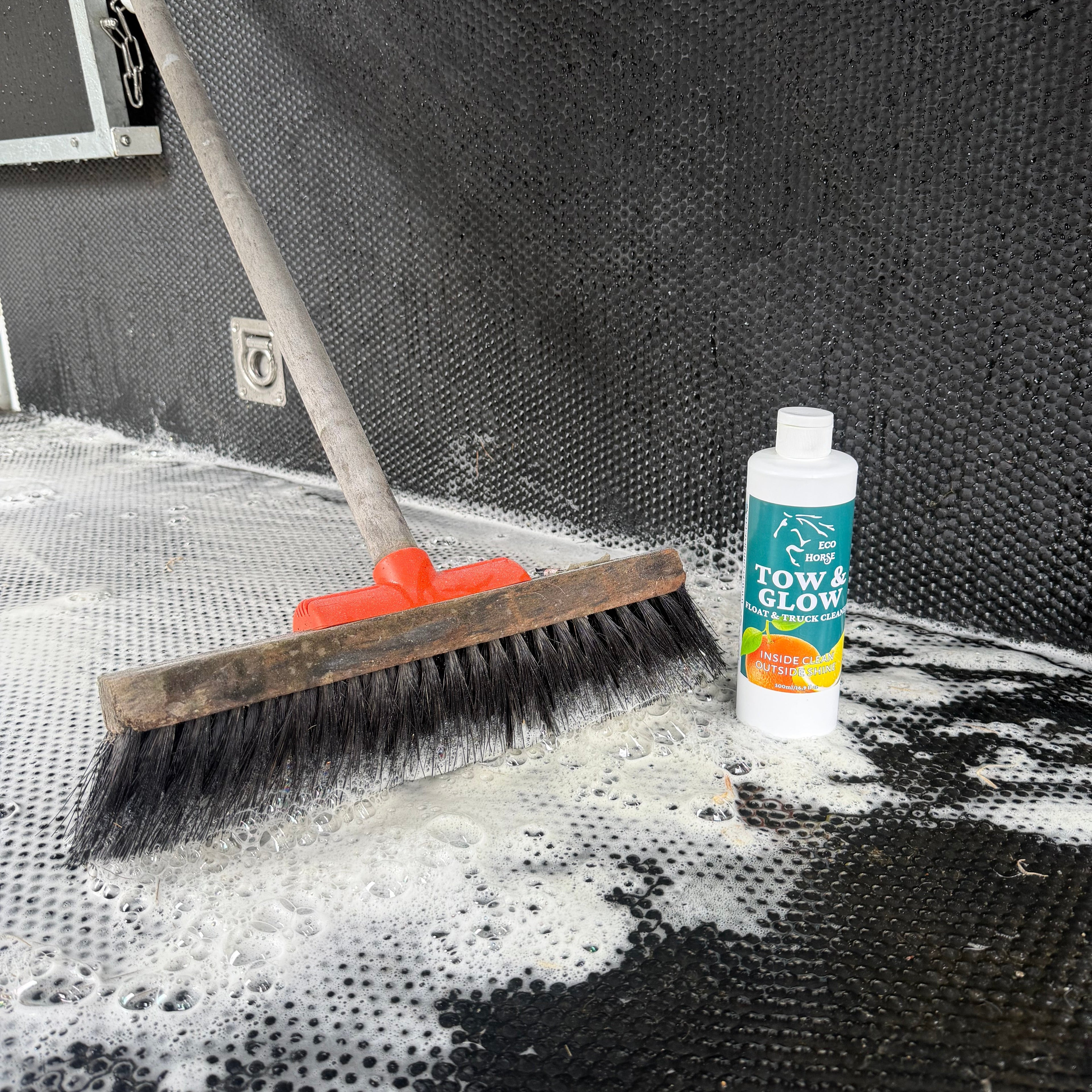 Tow &amp; Glow Float &amp; Truck Cleaner